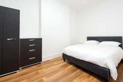 Stunningly Luxurious London Apartment (MHB350)
