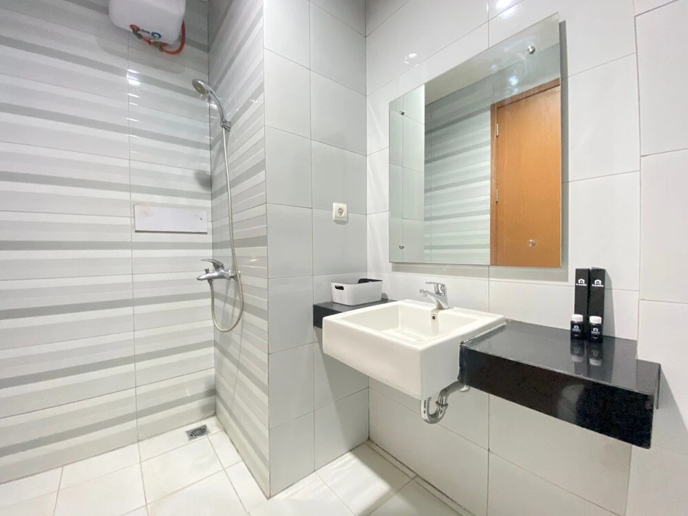 Pleasant 1Br Deluxe at Dago Suites Apartment Near Itb
