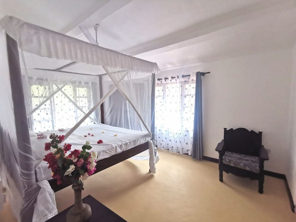 Thami House