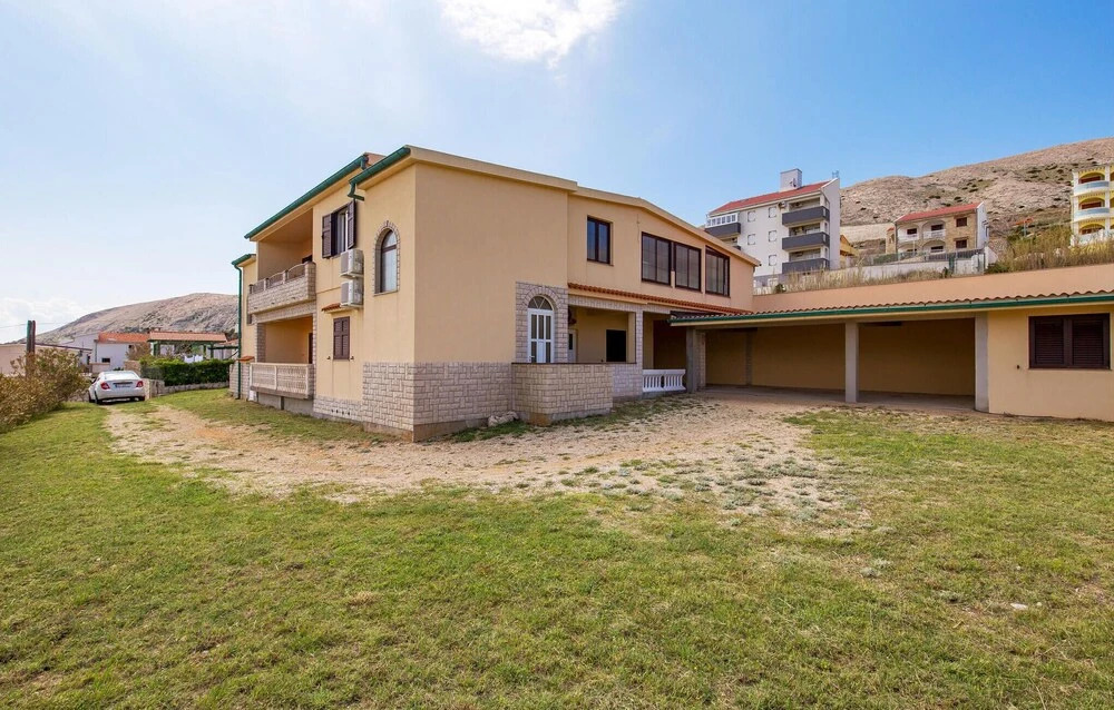 Awesome Home in Pag With Wifi and 3 Bedrooms