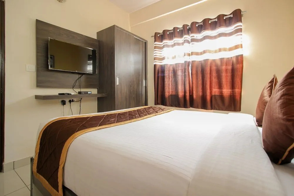Oyo 7918 Home Apartment the Premium Services