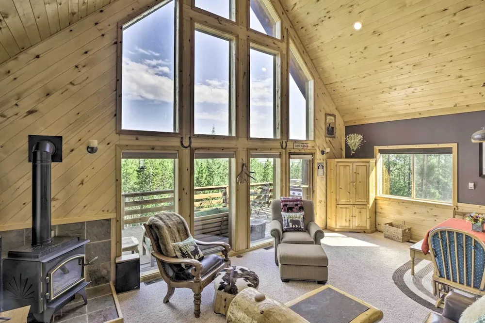 Secluded Fairplay Home w/ Hot Tub & Mountain Views