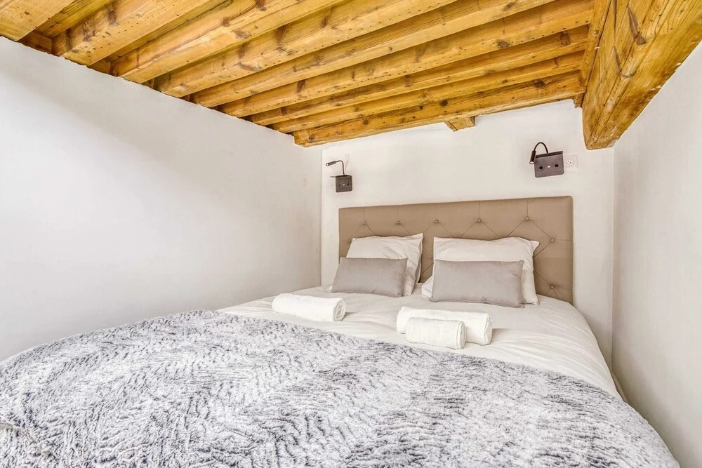 NEW - Modern 2BR Loft-style Apt - Croix-paquet