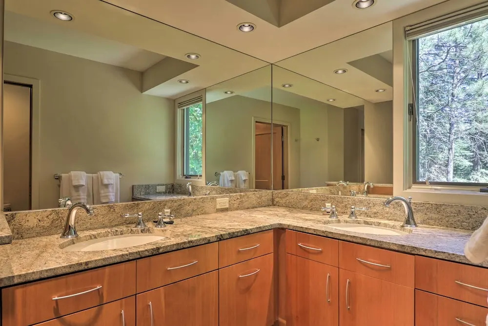 West Glacier Home w/ Majestic Mountain Views!