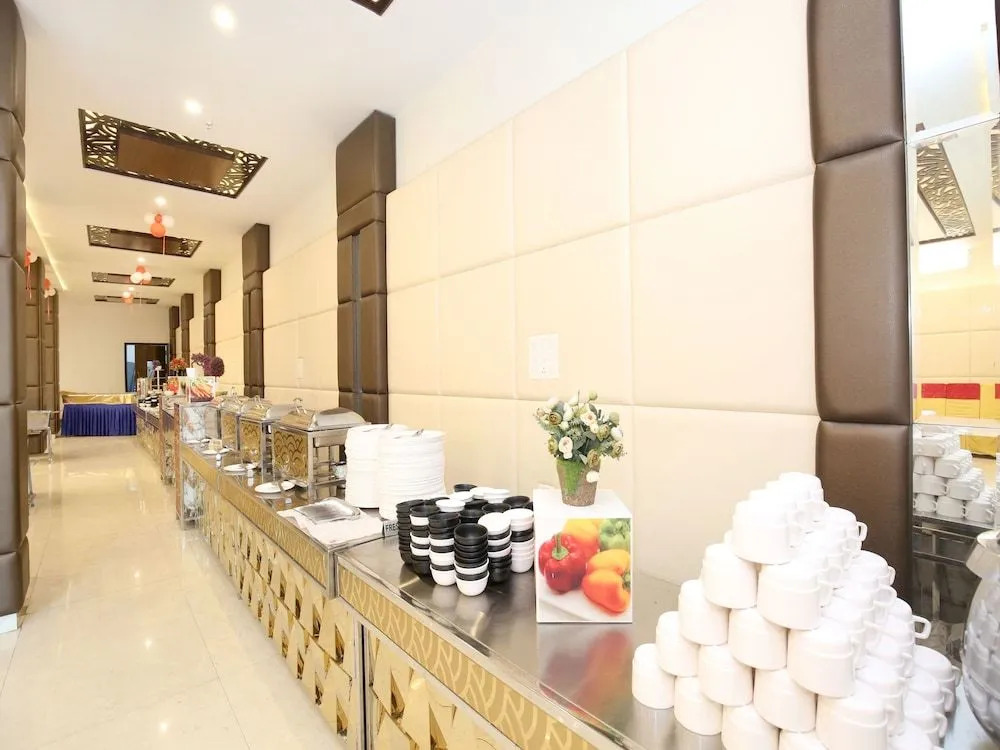 OYO 14981 Hotel Royal MJS