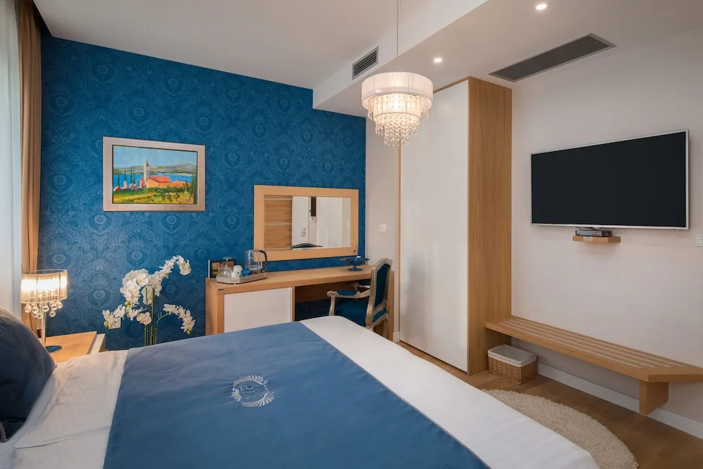 VIP Rooms