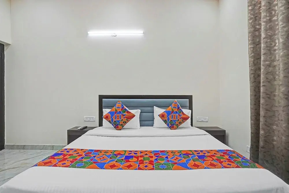 Fabhotel Winsome Inn