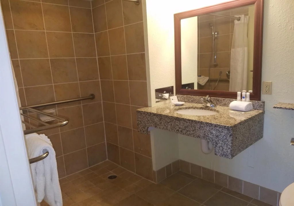 Spark by Hilton Sarasota Siesta Key Gateway