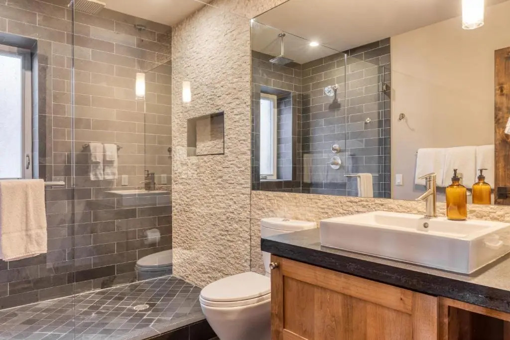 Apex by Avantstay - Expansive Mountain Home w Hot Tub