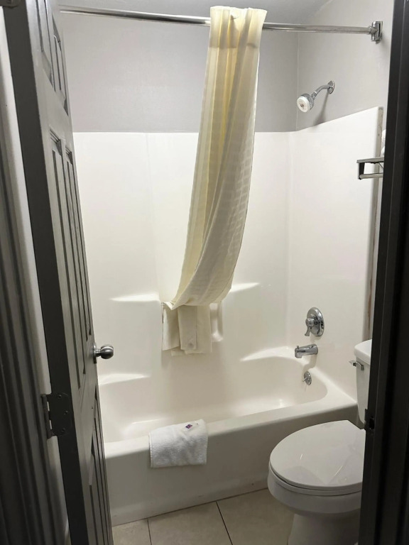 Studio 6 Suites Louisville KY Airport/Expo Center
