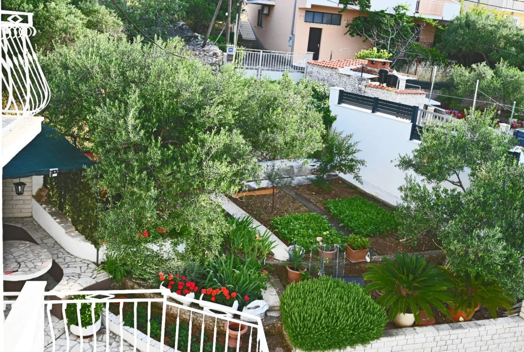 Mihovilovic - 50 m from beach - A2(6+1)