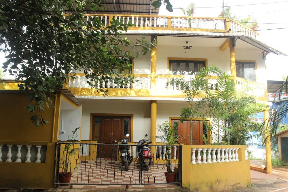 OYO 10403 Home Modern Studios Candolim
