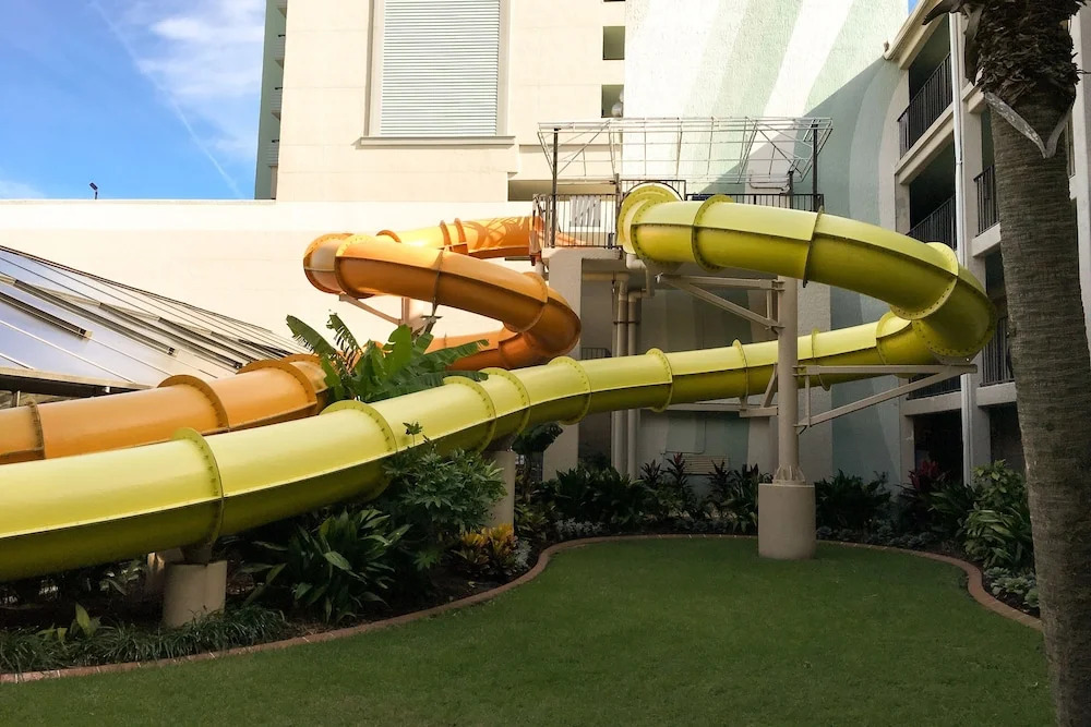 New Listing! Oceanfront Gem: Big Views & 23 Pools 1 Bedroom Condo