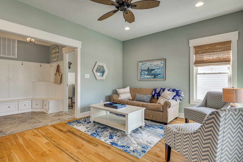 Spacious Coastal Gem on Oak Island 100 Yds to Sand