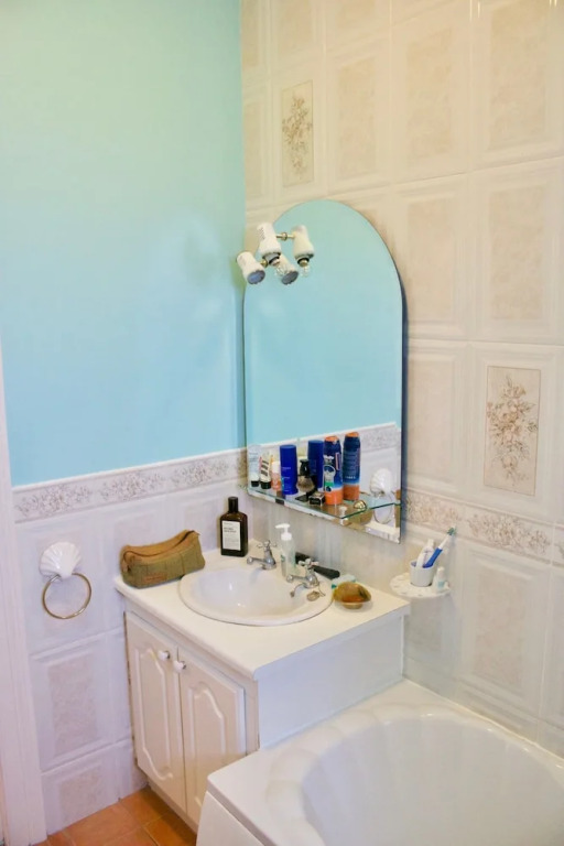 2 Bedroom Flat With Parking In Edinburgh