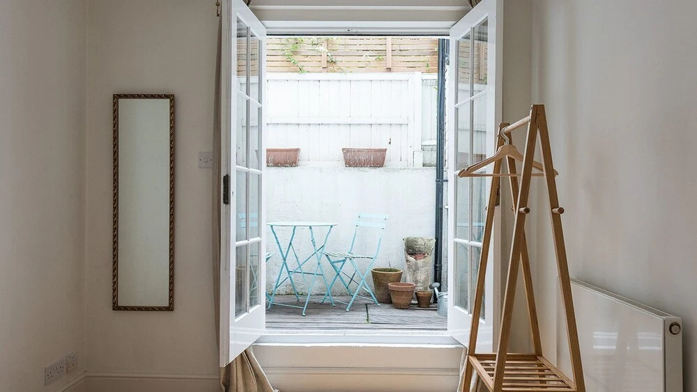 Cosy 2BR Fulham Apartment With Terrace!