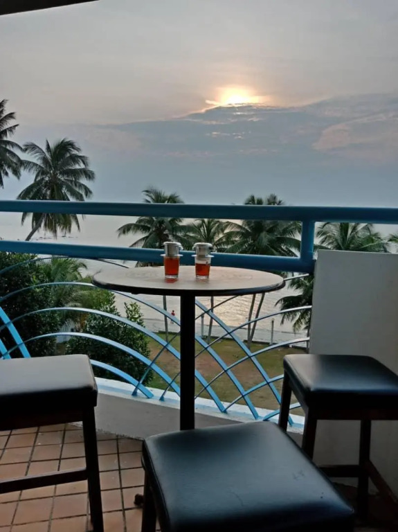 Beachfront Unit at Seri Bulan , Pantai TelukKemang