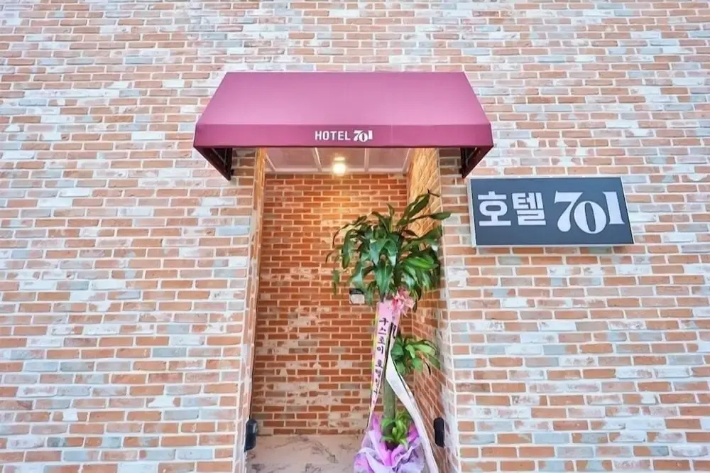 Hotel 701