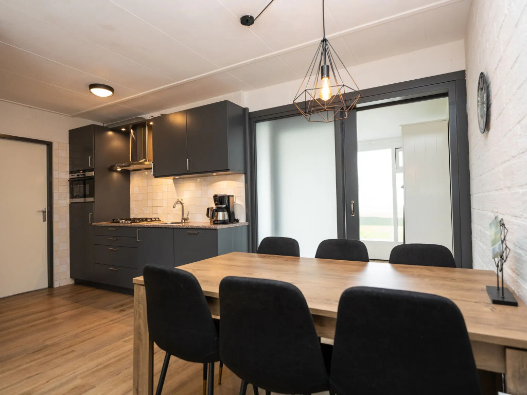 Atmospheric holiday home with WiFi in a holiday park located on Texel