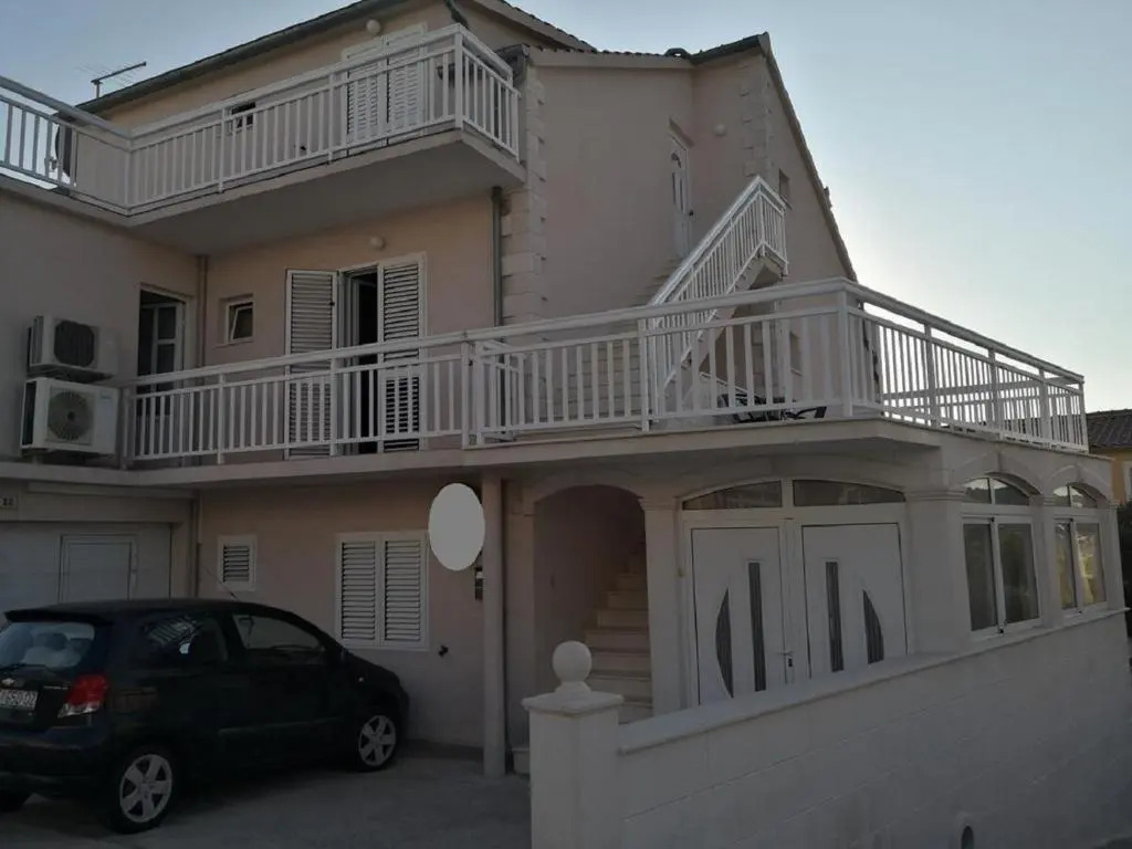 Apartments and Room Dar