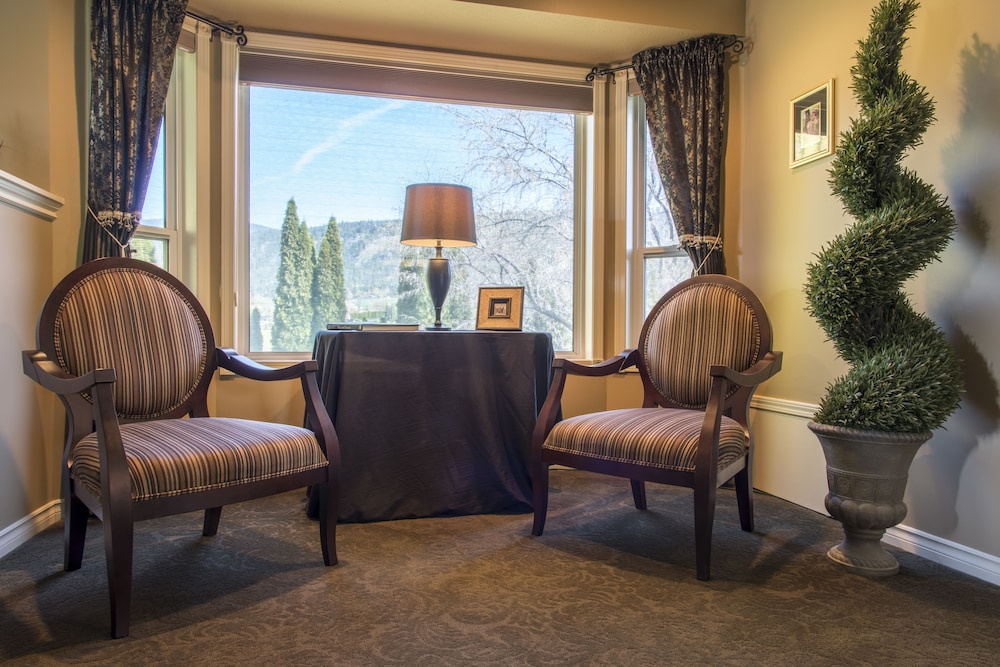 Serenata Guesthouse & Vineyard Retreat