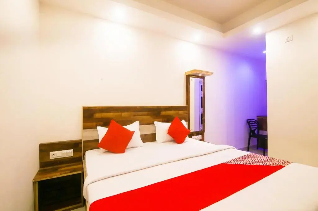 Super Hotel O Aura Hotel Rajdhani Residency