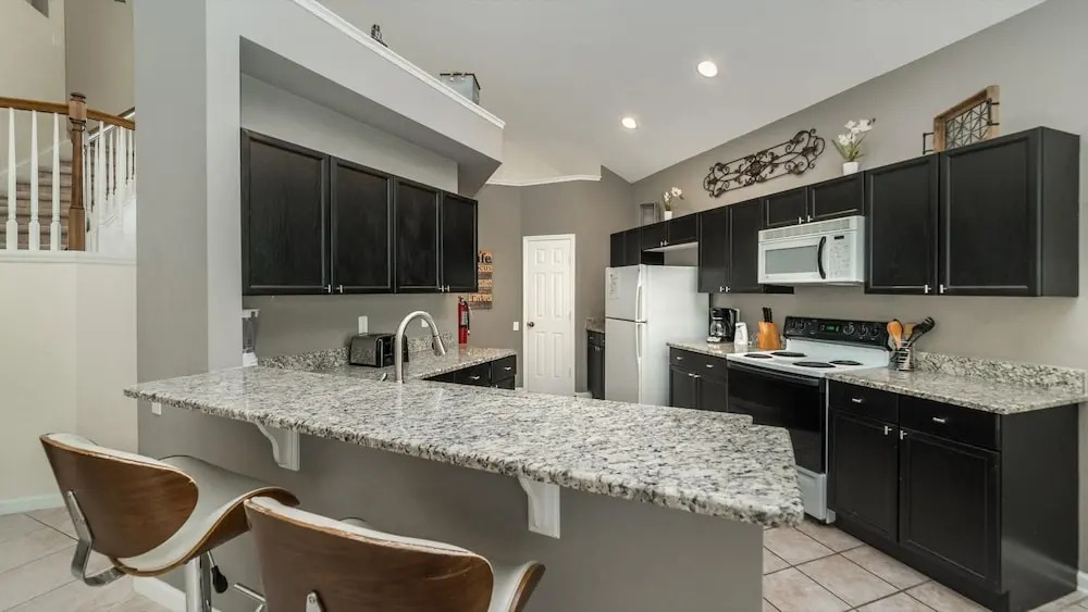 8038 King Palm Circle