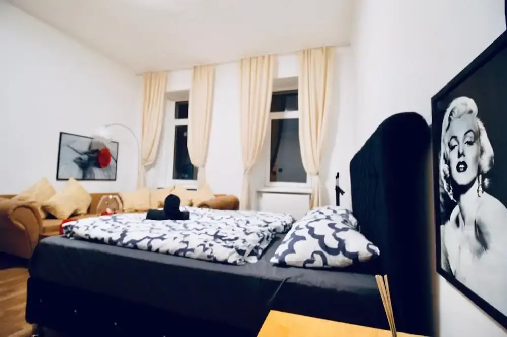 Cozy 2BR Apartment Near Augarten