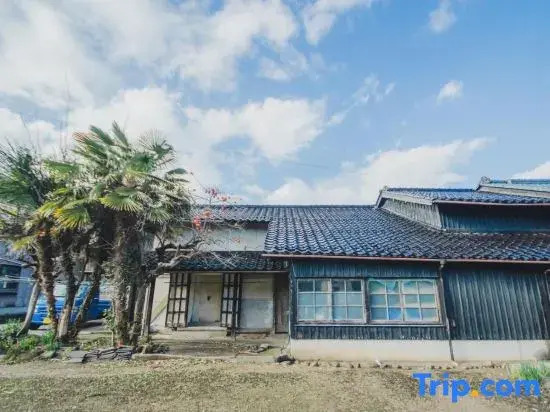 Sado Island 120-Year-Old Kominka – Private Villa with Irori, Hinoki Bath & Kura Sauna