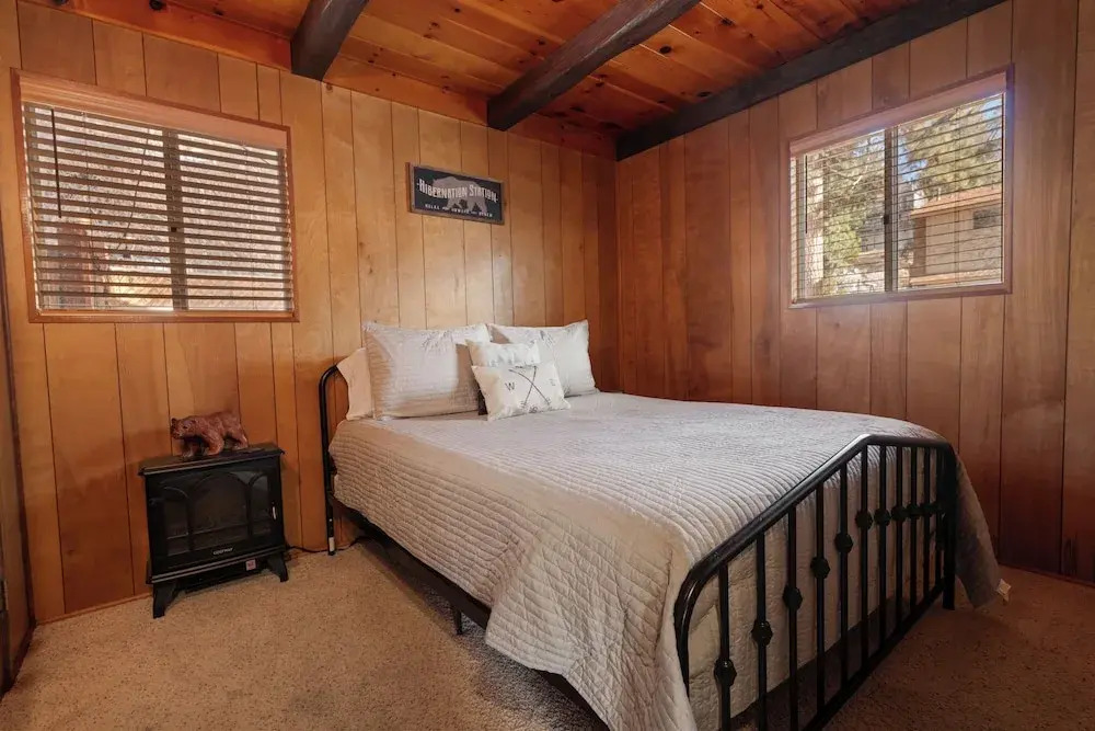 Encino Pines