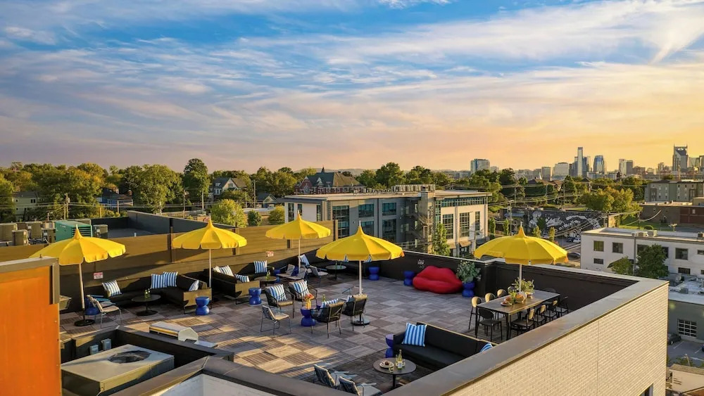 The Carter Buyout - 2 Units by Avantstay Group Stays