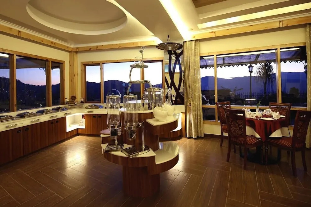 Crescent Resort