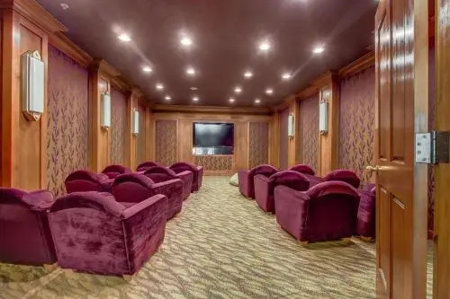 Eagle Springs East 207: Resting Moose Suite