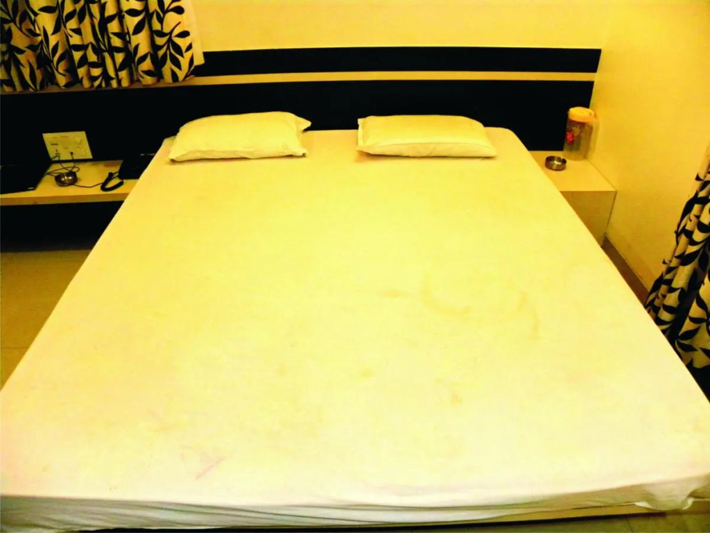 Hotel Shradha Saburi Palace