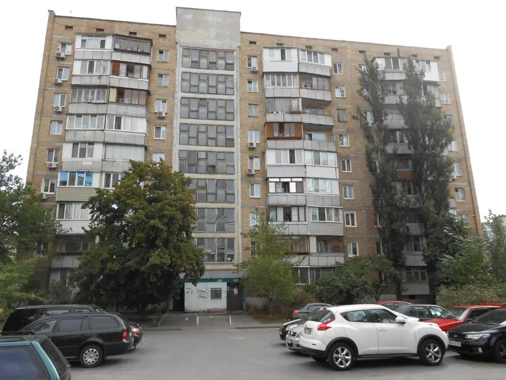 Odnokomnatnaja kvartira rjadom s metro Obolon'