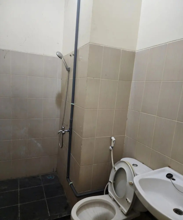OYO Life 93979 Gubeng Homestay Syariah