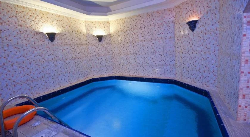 Royal In Villas
