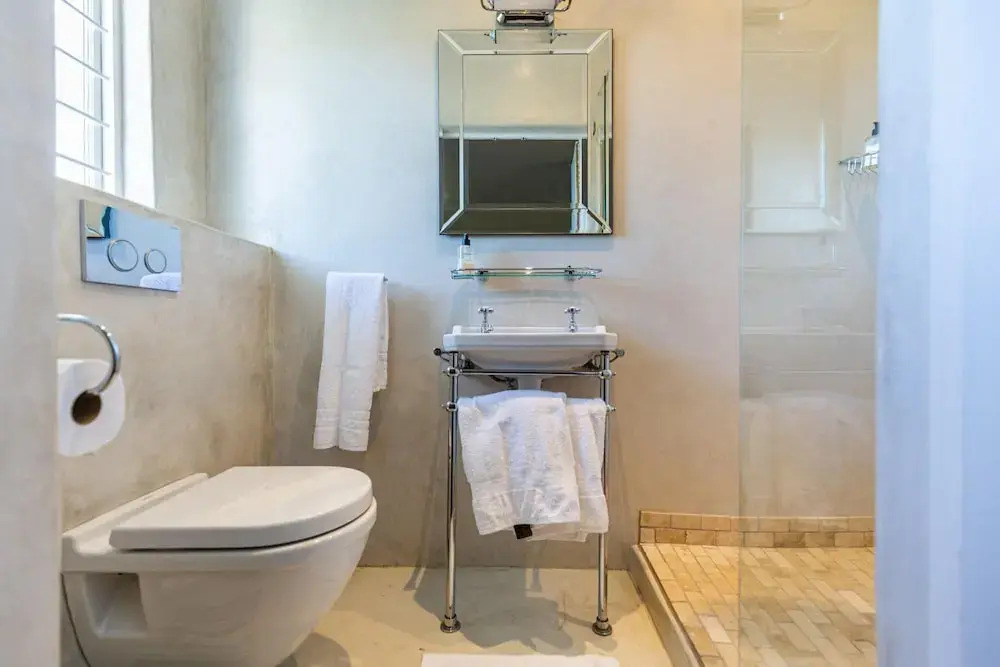 Camps Bay 4bed Home w Pool and Views Alma Marina