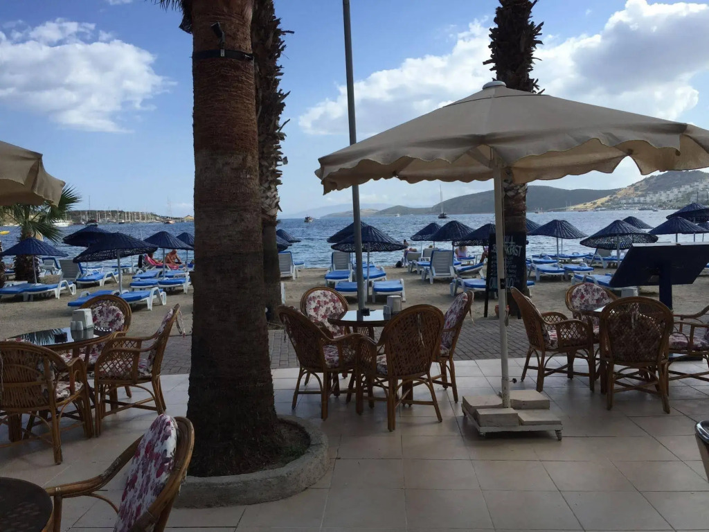 Nagi Beach Hotel