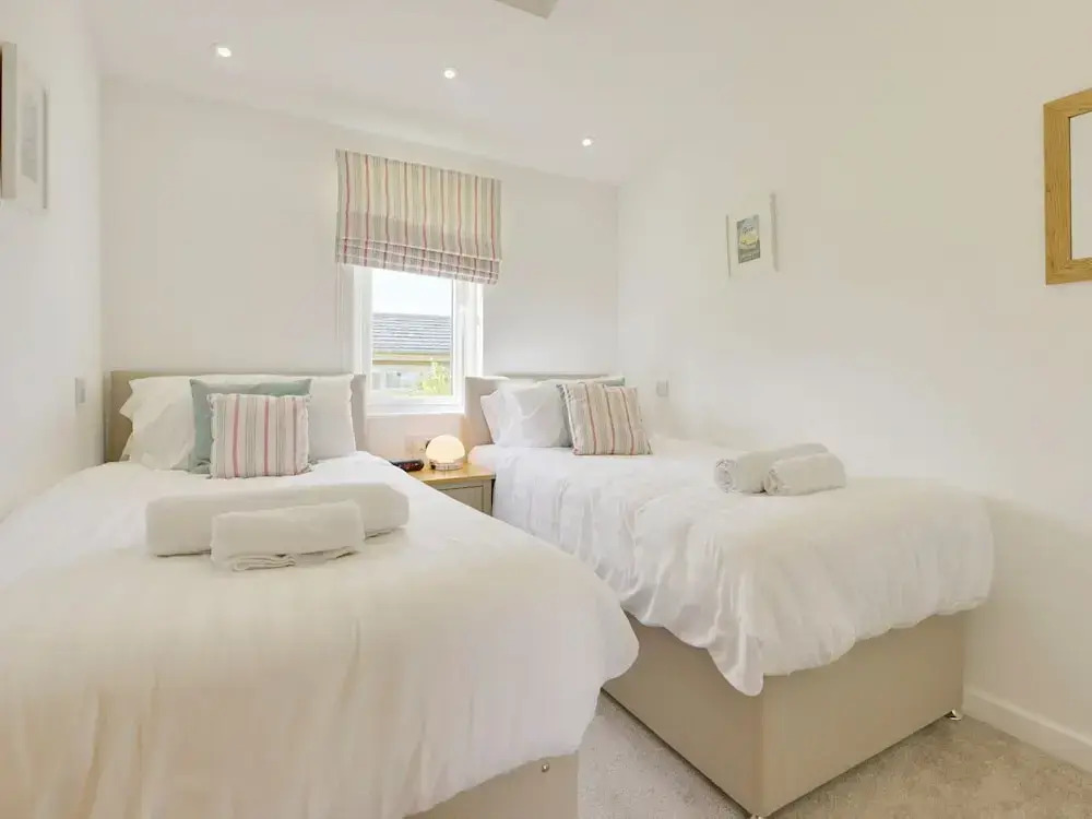 4 Horizon View