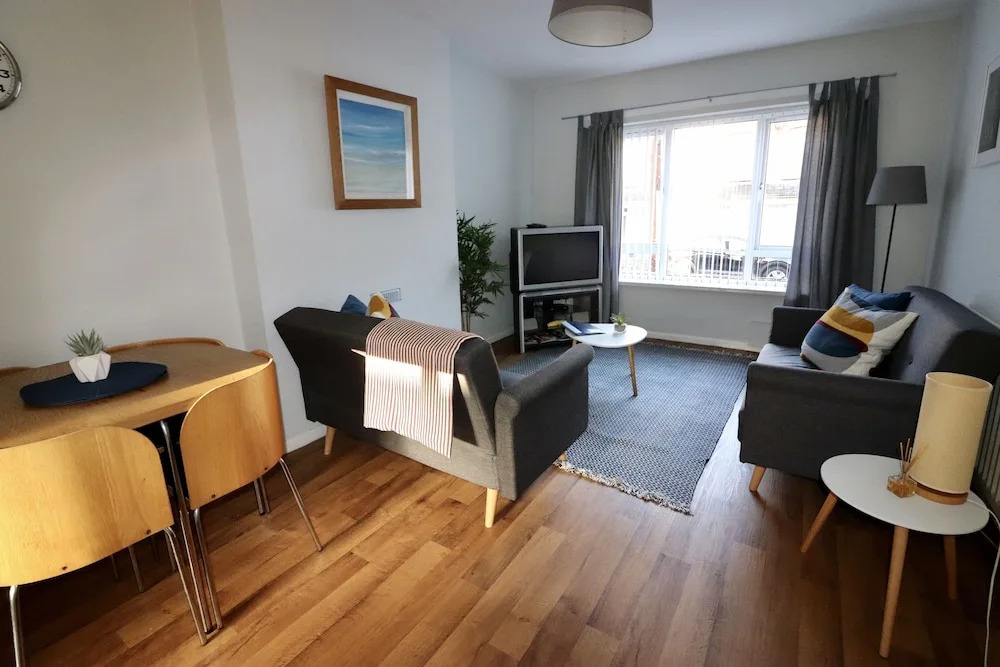 York Rd area 2 bed