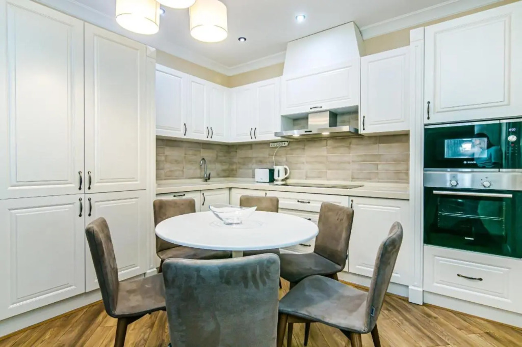 Apartment near Four Seasons