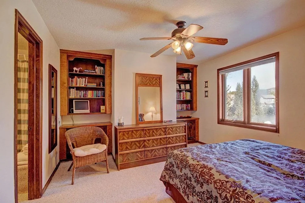 Trappeur 3 2 Br condo by RedAwning