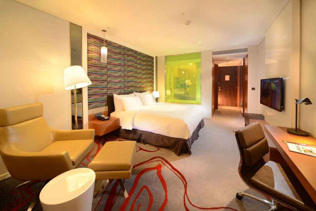 FleurLis Hotel