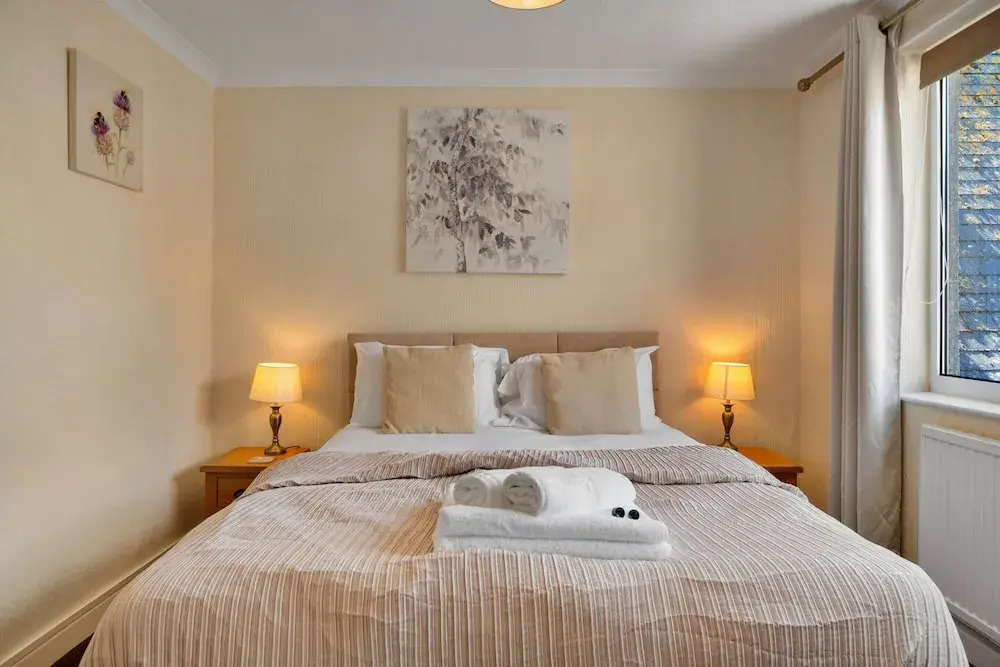 Cozy St Ives Apartment Retreat, No Deposit