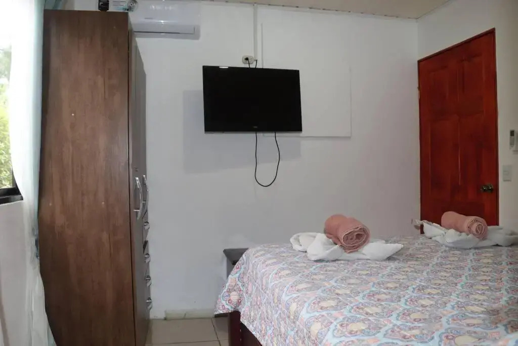 Pura Vida Villa! Beachfront Golf and Country Club Los Delfines 24 hours security