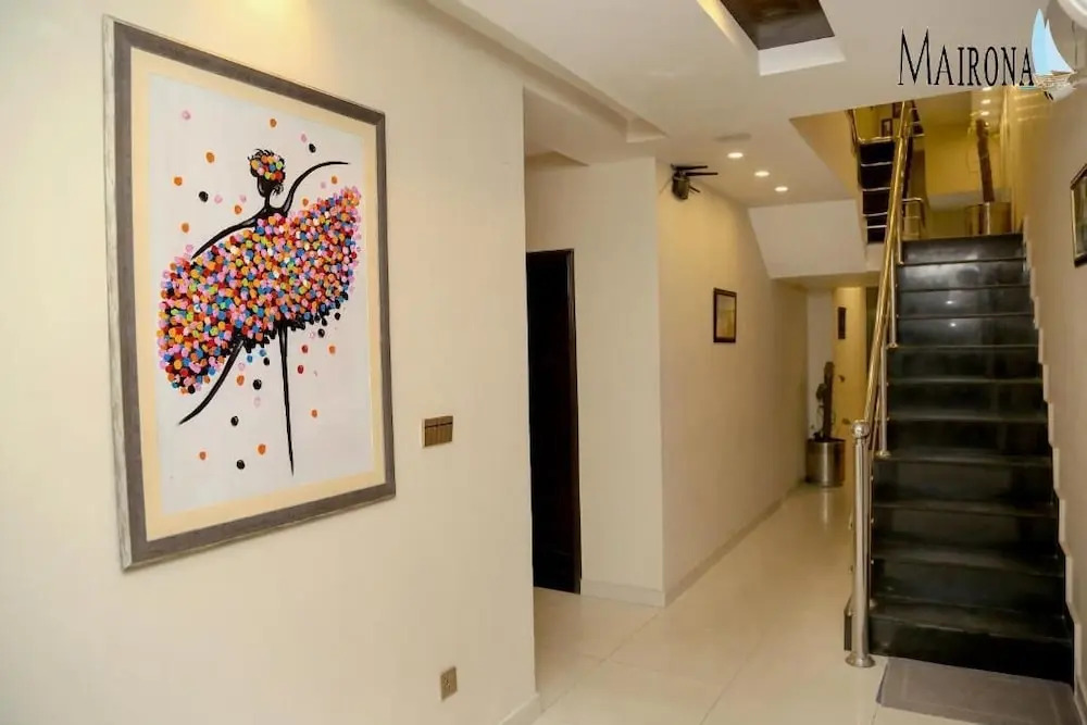 Hotel Mairona Gulberg Lahore
