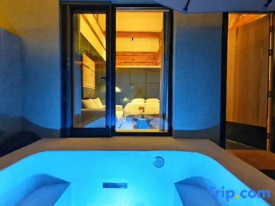 Qingmo · Private Hot Spring · Homestay (Xinzhou Ancient City)