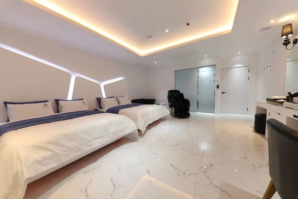 Hotel Encore