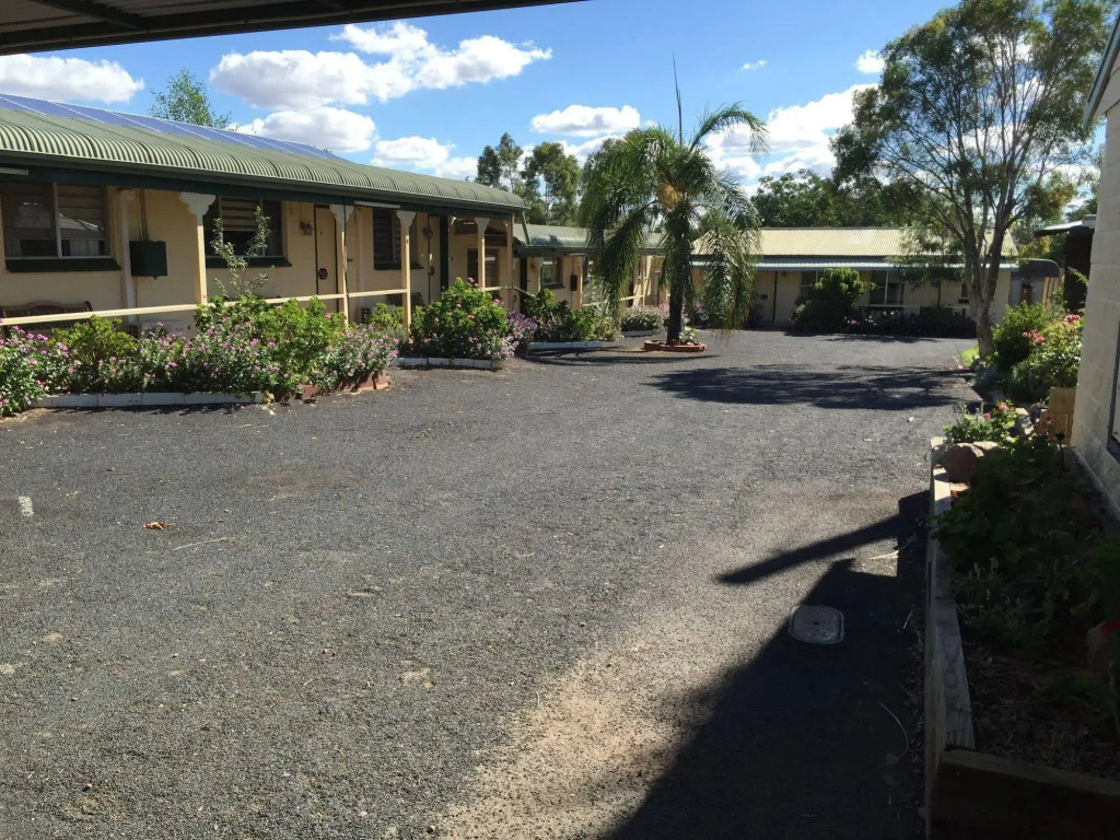 Oasis Motel